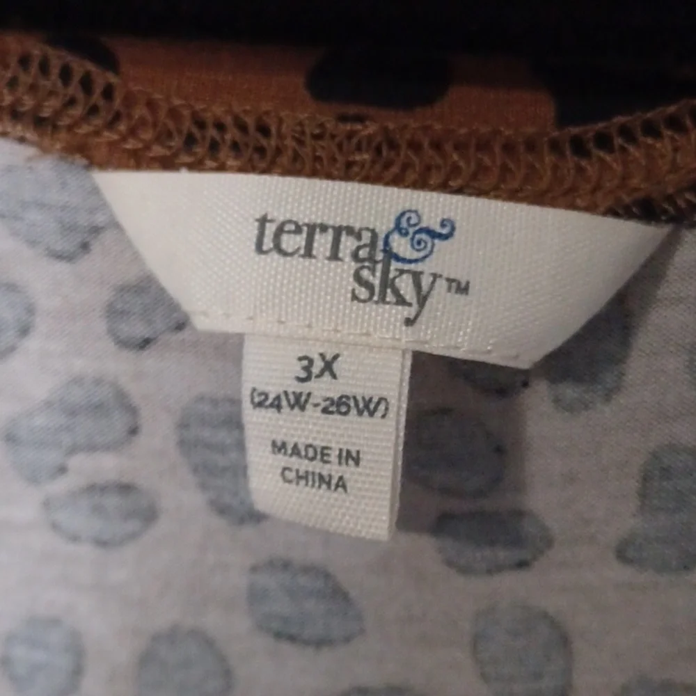 Plus-Size Henley Style Top!!! - Picture 3 of 6